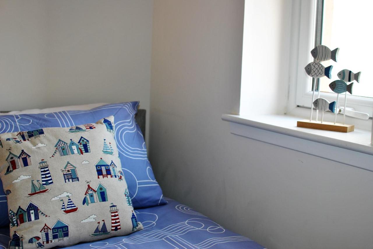 The Neuk- Contemporary Coastal Apartment アンストラザー エクステリア 写真